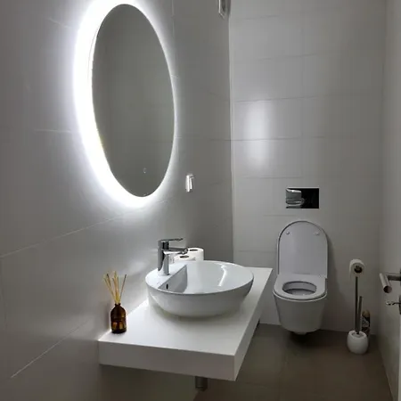 Apartment Silver Coast: Luxe Coastal Retreat With Pool Views Foz do Arelho