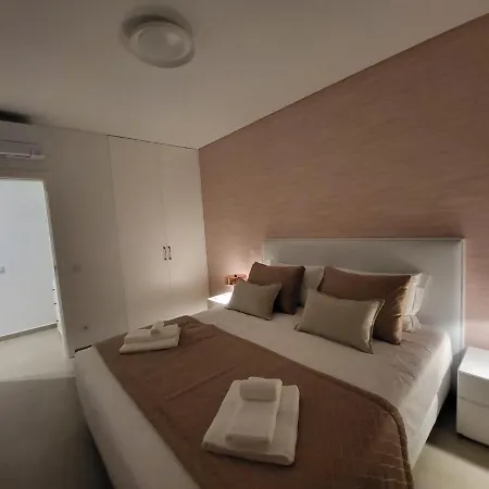 Silver Coast Luxe With 3 Bedrooms, 2 Bathrooms And A Beautiful View On The Swimmingpool In A Cosy Coastvillage Between The Famous Surfplaces Peniche And Nazare דירה