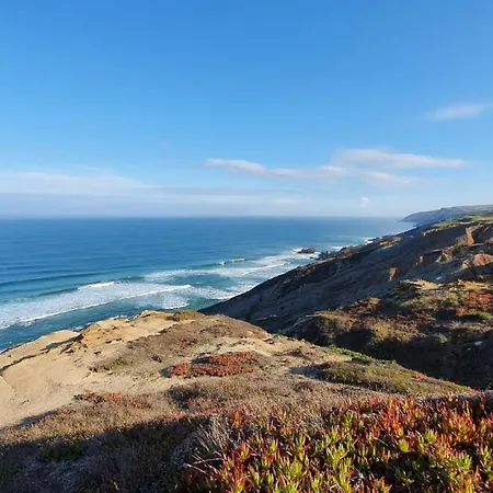 Silver Coast Luxe With 3 Bedrooms, 2 Bathrooms And A Beautiful View On The Swimmingpool In A Cosy Coastvillage Between The Famous Surfplaces Peniche And Nazare דירה *