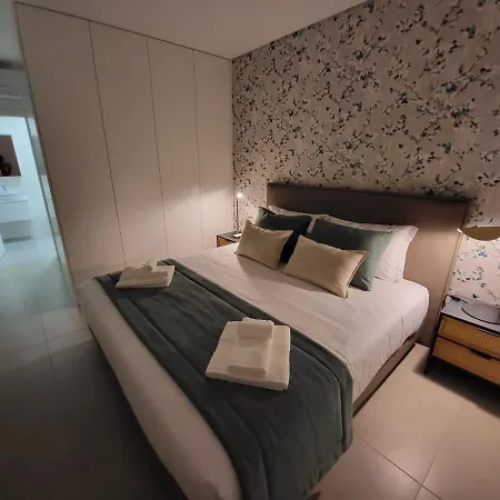 Silver Coast Luxe With 3 Bedrooms, 2 Bathrooms And A Beautiful View On The Swimmingpool In A Cosy Coastvillage Between The Famous Surfplaces Peniche And Nazare דירה פוז דו ארליו