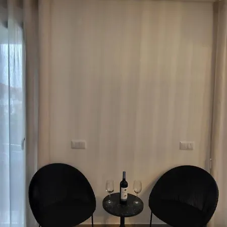 Silver Coast Luxe With 3 Bedrooms, 2 Bathrooms And A Beautiful View On The Swimmingpool In A Cosy Coastvillage Between The Famous Surfplaces Peniche And Nazare דירה