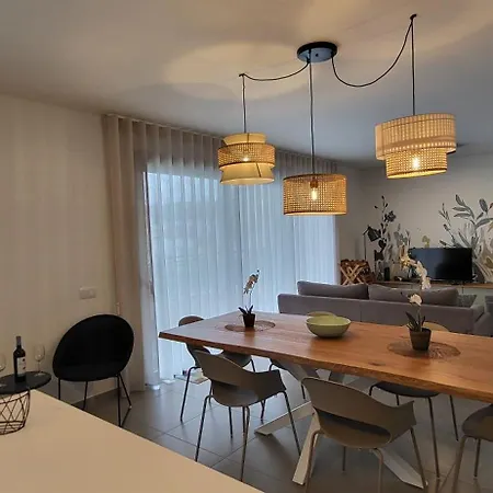 דירה Silver Coast Luxe With 3 Bedrooms, 2 Bathrooms And A Beautiful View On The Swimmingpool In A Cosy Coastvillage Between The Famous Surfplaces Peniche And Nazare פוז דו ארליו