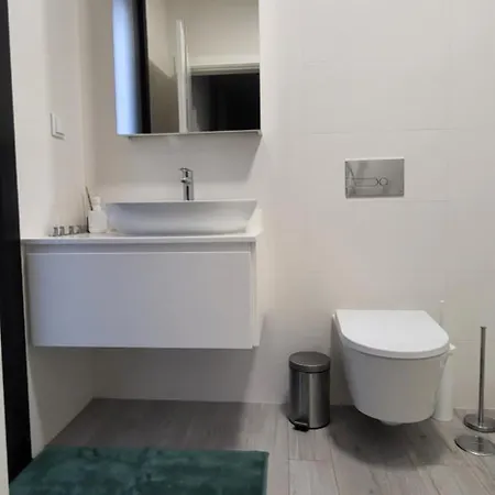 Silver Coast Luxe With 3 Bedrooms, 2 Bathrooms And A Beautiful View On The Swimmingpool In A Cosy Coastvillage Between The Famous Surfplaces Peniche And Nazare דירה פוז דו ארליו