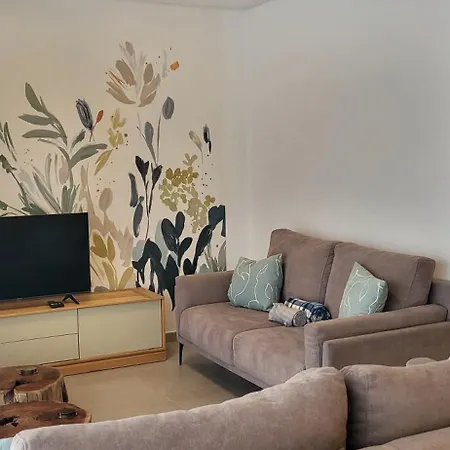 Silver Coast Luxe With 3 Bedrooms, 2 Bathrooms And A Beautiful View On The Swimmingpool In A Cosy Coastvillage Between The Famous Surfplaces Peniche And Nazare *